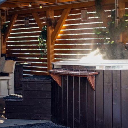 Aloha Glamp - Okragle Domki Przy Rzece - Balia I Sauna - Energylandia Zagornik 객실 사진