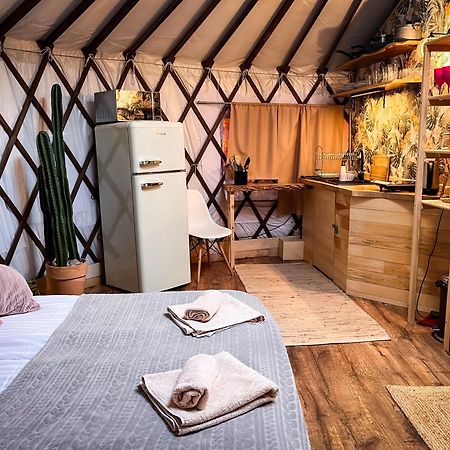 Aloha Glamp - Okragle Domki Przy Rzece - Balia I Sauna - Energylandia Zagornik 외부 사진