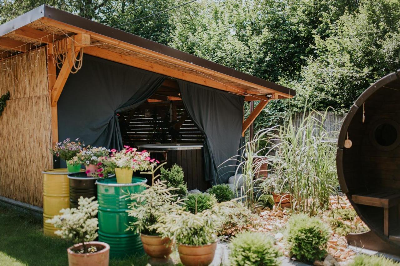 Aloha Glamp - Okragle Domki Przy Rzece - Balia I Sauna - Energylandia Zagornik 외부 사진