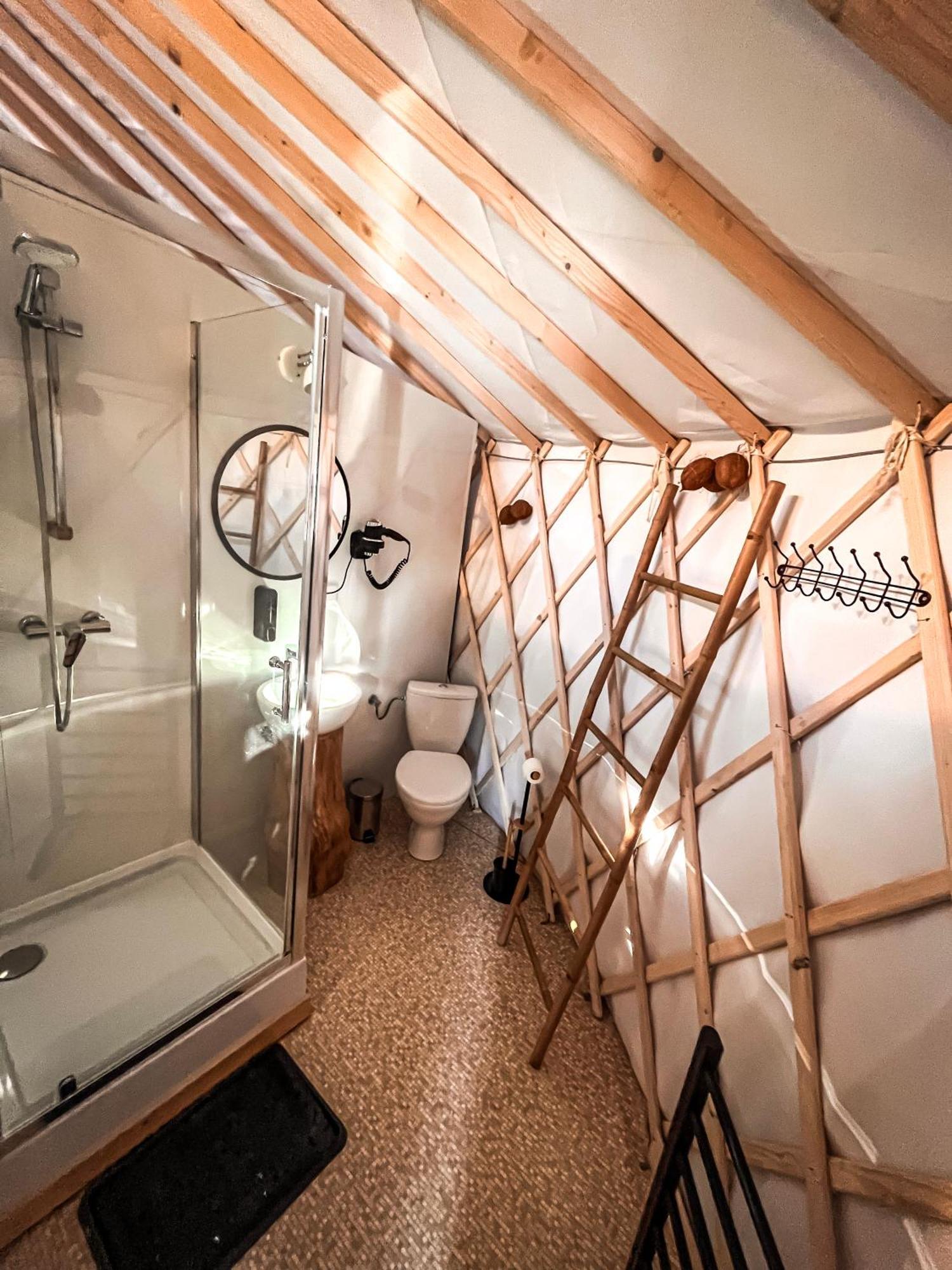 Aloha Glamp - Okragle Domki Przy Rzece - Balia I Sauna - Energylandia Zagornik 외부 사진