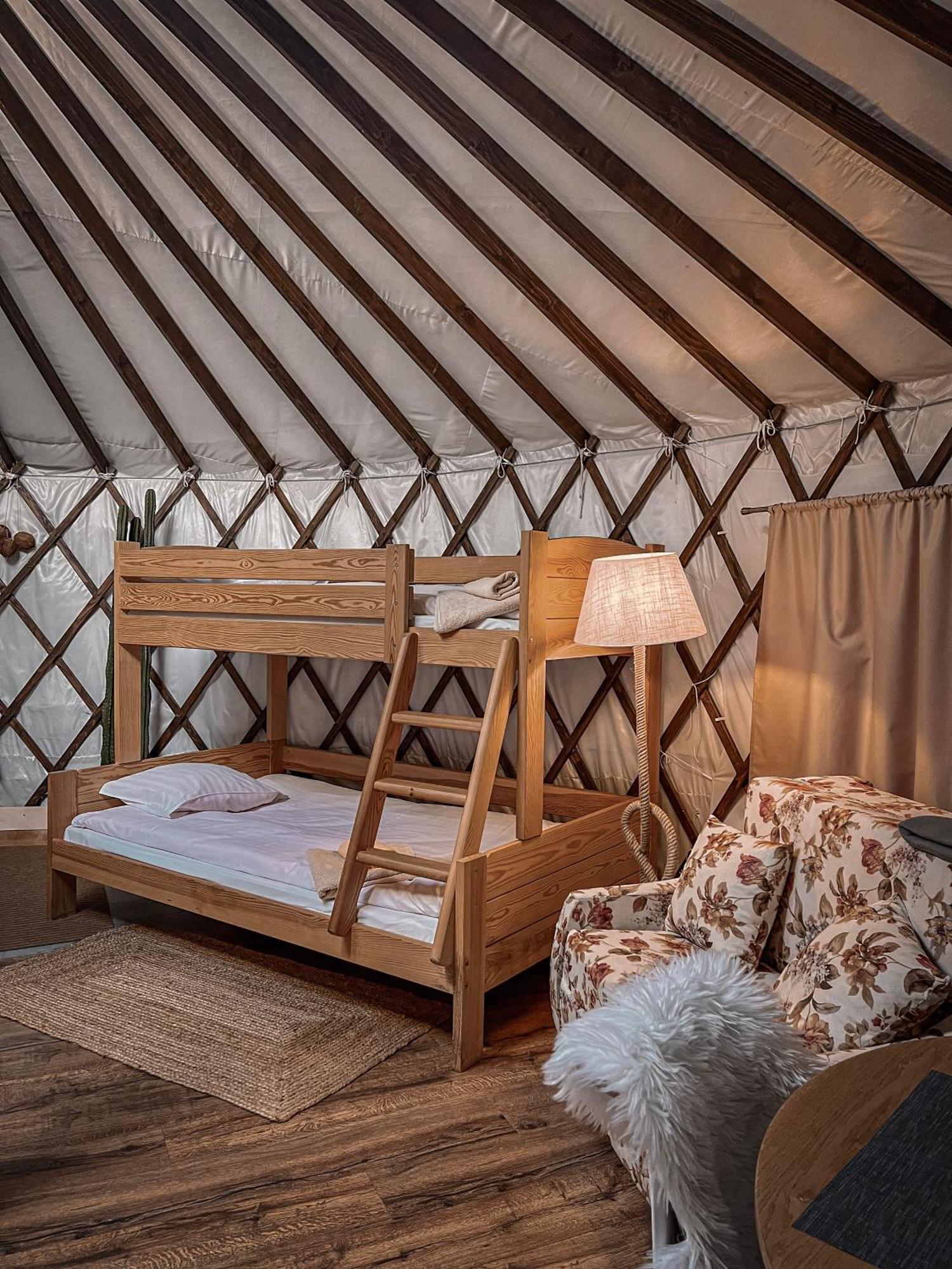 Aloha Glamp - Okragle Domki Przy Rzece - Balia I Sauna - Energylandia Zagornik 객실 사진